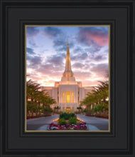 Load image into Gallery viewer, Gilbert Garden Oasis
