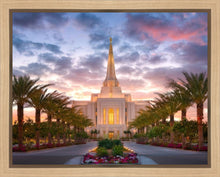Load image into Gallery viewer, Gilbert Garden Oasis
