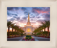 Load image into Gallery viewer, Gilbert Garden Oasis
