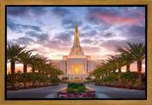 Load image into Gallery viewer, Gilbert Garden Oasis

