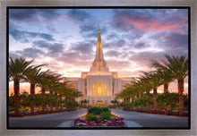 Load image into Gallery viewer, Gilbert Garden Oasis

