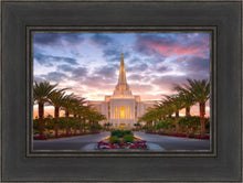 Load image into Gallery viewer, Gilbert Garden Oasis
