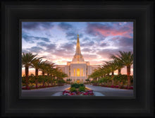 Load image into Gallery viewer, Gilbert Garden Oasis
