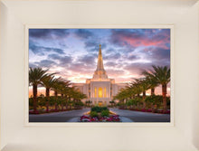 Load image into Gallery viewer, Gilbert Garden Oasis
