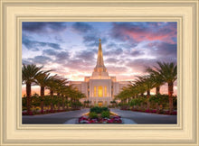 Load image into Gallery viewer, Gilbert Garden Oasis
