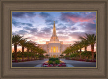 Load image into Gallery viewer, Gilbert Garden Oasis

