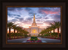 Load image into Gallery viewer, Gilbert Garden Oasis
