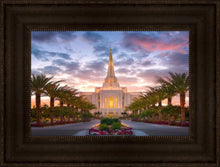 Load image into Gallery viewer, Gilbert Garden Oasis
