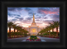 Load image into Gallery viewer, Gilbert Garden Oasis
