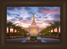 Load image into Gallery viewer, Gilbert Garden Oasis
