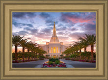 Load image into Gallery viewer, Gilbert Garden Oasis
