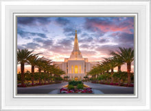Load image into Gallery viewer, Gilbert Garden Oasis
