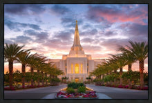 Load image into Gallery viewer, Gilbert Garden Oasis
