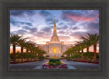 Load image into Gallery viewer, Gilbert Garden Oasis
