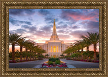 Load image into Gallery viewer, Gilbert Garden Oasis
