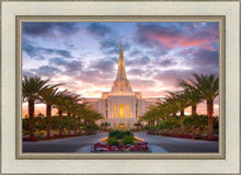 Load image into Gallery viewer, Gilbert Garden Oasis

