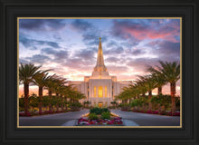 Load image into Gallery viewer, Gilbert Garden Oasis
