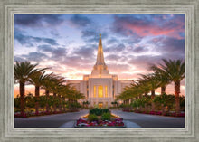 Load image into Gallery viewer, Gilbert Garden Oasis
