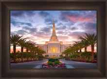 Load image into Gallery viewer, Gilbert Garden Oasis
