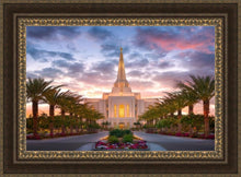 Load image into Gallery viewer, Gilbert Garden Oasis
