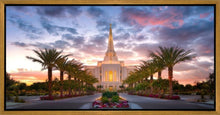 Load image into Gallery viewer, Gilbert Garden Oasis
