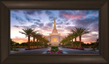 Load image into Gallery viewer, Gilbert Garden Oasis
