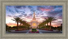Load image into Gallery viewer, Gilbert Garden Oasis
