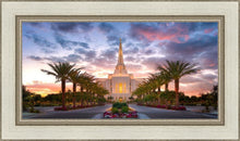 Load image into Gallery viewer, Gilbert Garden Oasis
