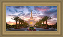 Load image into Gallery viewer, Gilbert Garden Oasis
