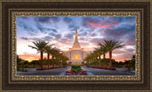 Load image into Gallery viewer, Gilbert Garden Oasis

