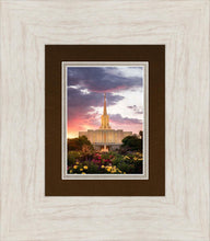 Load image into Gallery viewer, Jordan River Flowers
