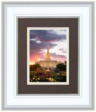 Load image into Gallery viewer, Jordan River Flowers
