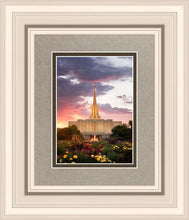 Load image into Gallery viewer, Jordan River Flowers
