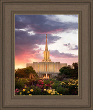 Load image into Gallery viewer, Jordan River Flowers
