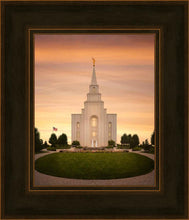 Load image into Gallery viewer, Kansas City Golden
