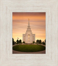 Load image into Gallery viewer, Kansas City Golden
