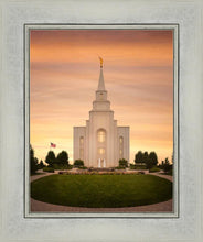 Load image into Gallery viewer, Kansas City Golden
