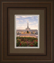 Load image into Gallery viewer, Reno Flowers
