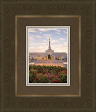 Load image into Gallery viewer, Reno Flowers
