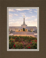Load image into Gallery viewer, Reno Flowers
