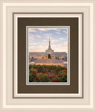 Load image into Gallery viewer, Reno Flowers
