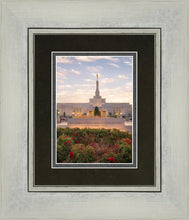 Load image into Gallery viewer, Reno Flowers
