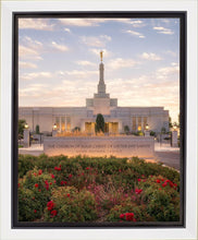 Load image into Gallery viewer, Reno Flowers
