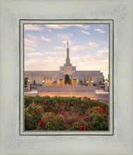 Load image into Gallery viewer, Reno Flowers
