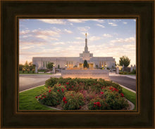 Load image into Gallery viewer, Reno Flowers
