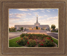 Load image into Gallery viewer, Reno Flowers

