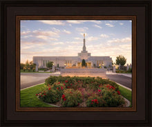 Load image into Gallery viewer, Reno Flowers
