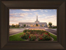 Load image into Gallery viewer, Reno Flowers
