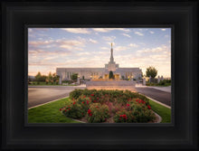 Load image into Gallery viewer, Reno Flowers
