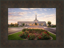 Load image into Gallery viewer, Reno Flowers
